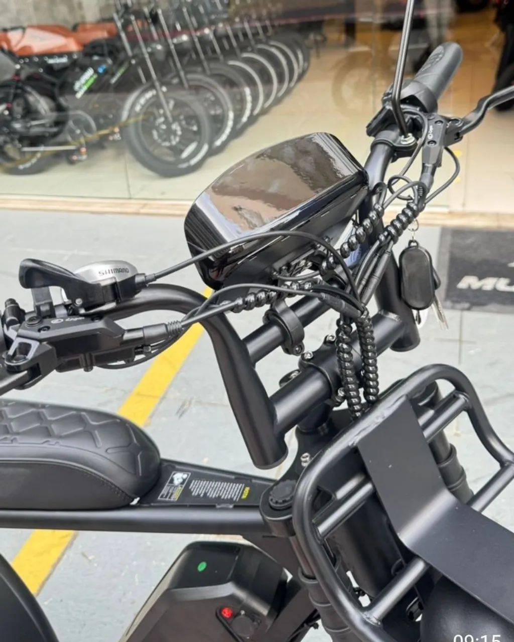 Bicicleta elétrica V8 pro  modelo 2027 com som6 - Foto 4
