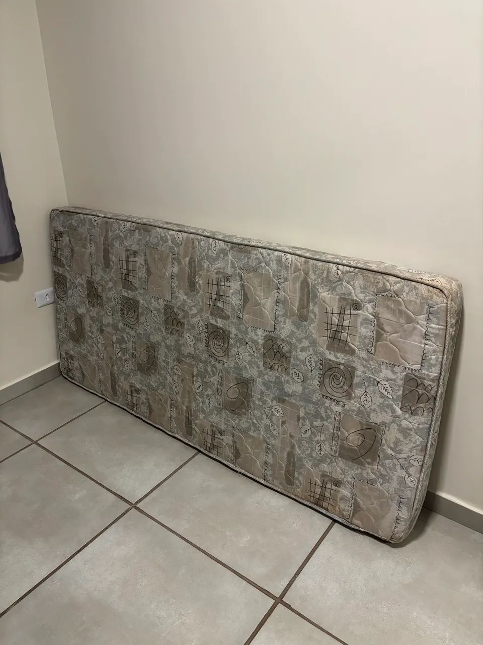 Colchão de solteiro em ótimo estado  - Foto 2