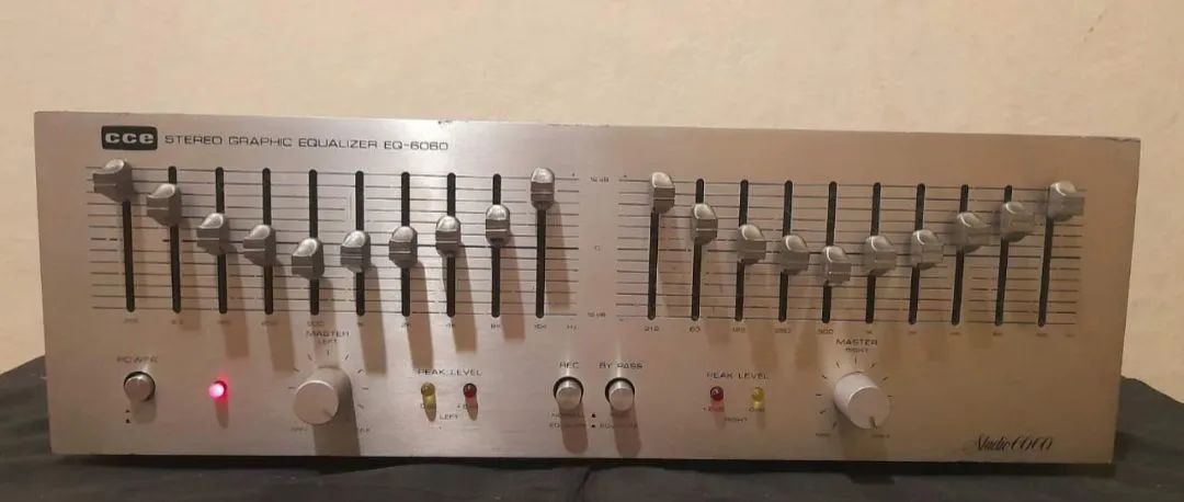 Equalizador CCE Studio 6060.