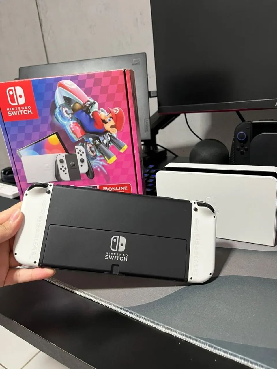 Nintendo Switch OLED + Capa protetora + Caixa e Nota Fiscal - Foto 4