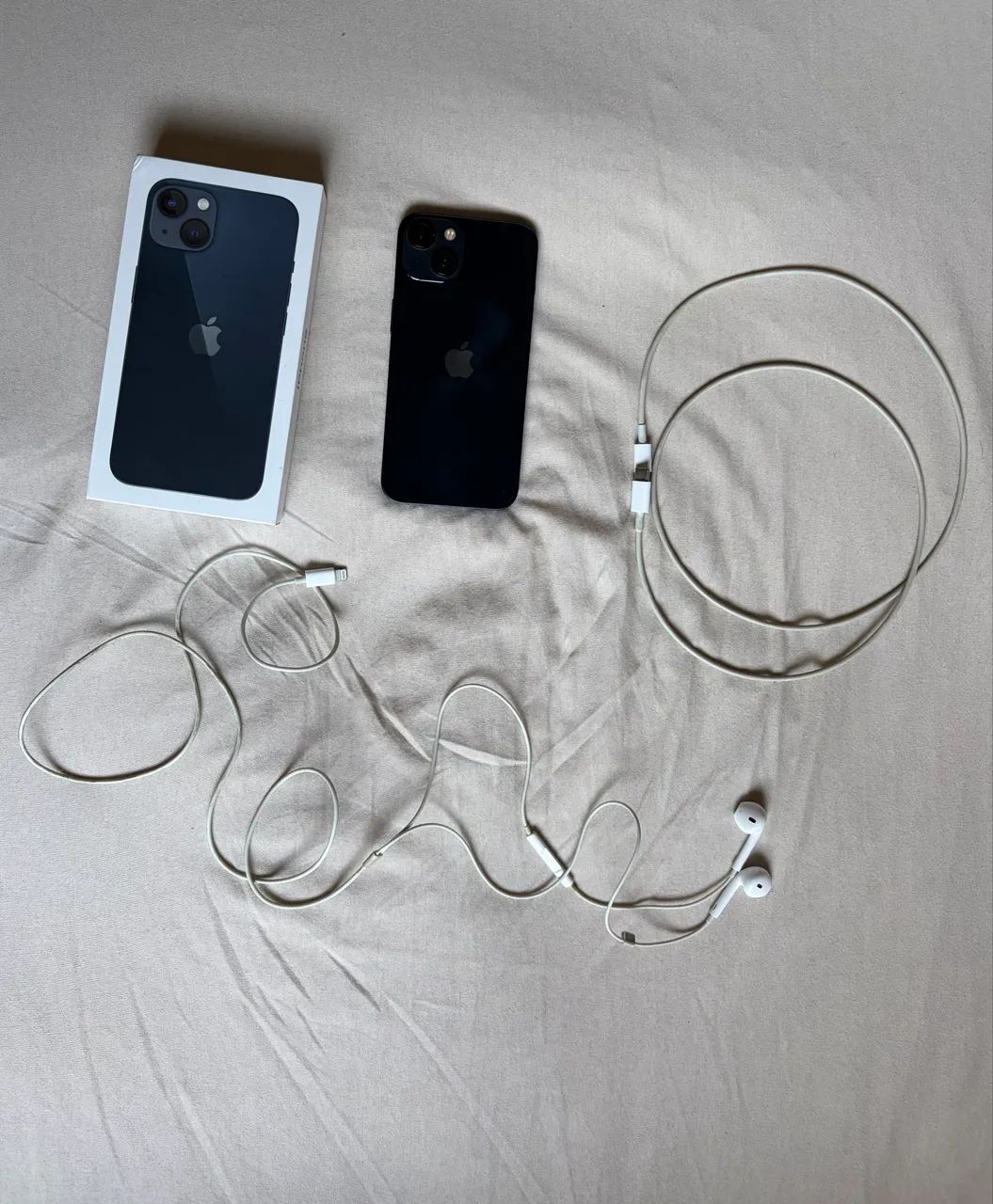 iPhone 13 128gb com cabo e fone originais