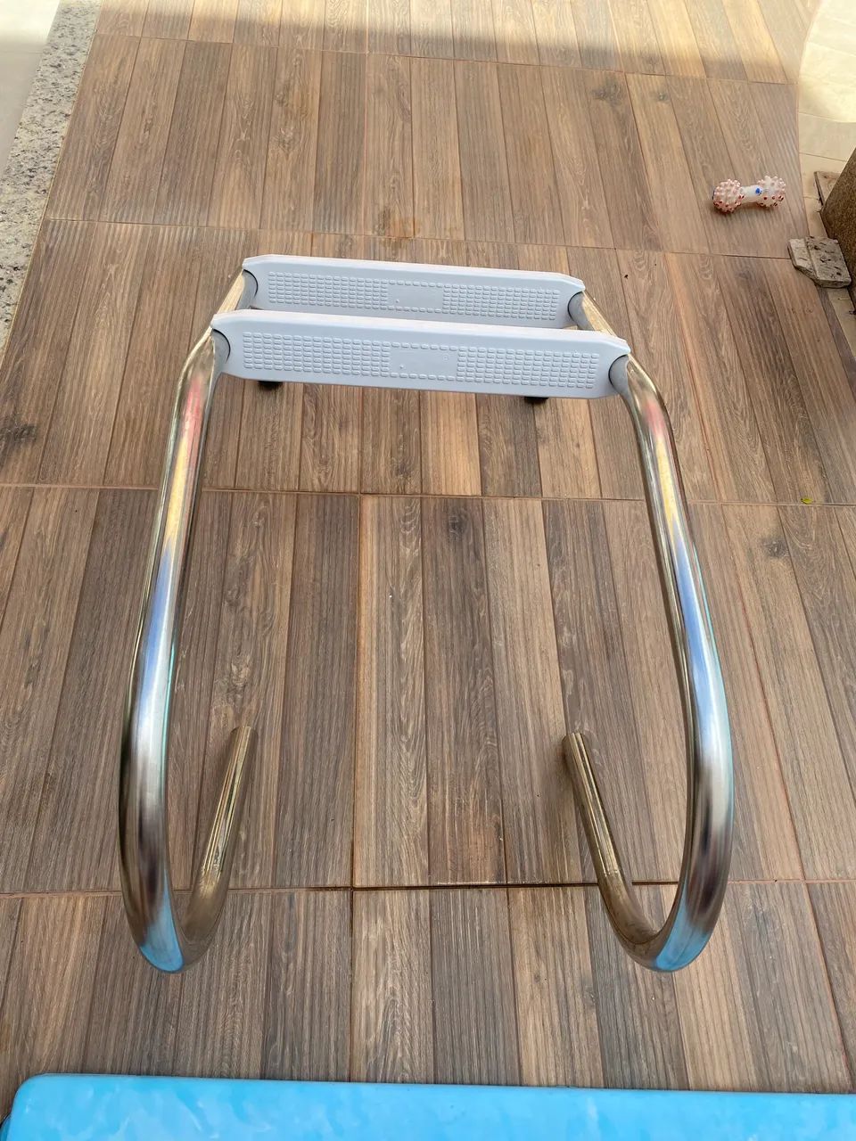 escada para piscina - Foto 2