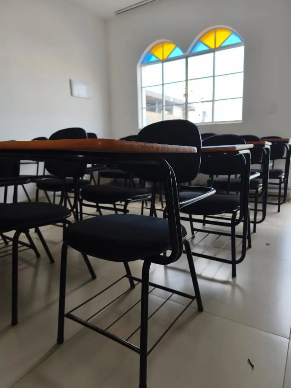 20 Cadeiras Universitárias - Foto 3