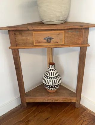 Mesa de canto em madeira
