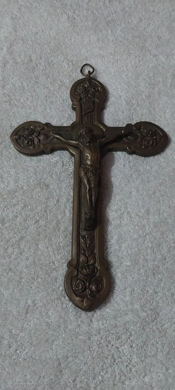Crucifixo dourado Vintage 