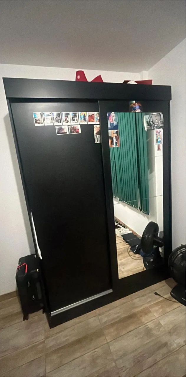 Vende roupeiro 