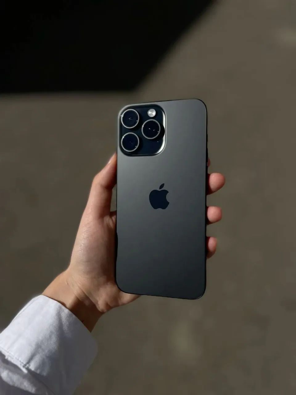 iphone 15 pro Max novo com nota e carregador turbo - bateria 87% - Foto 3