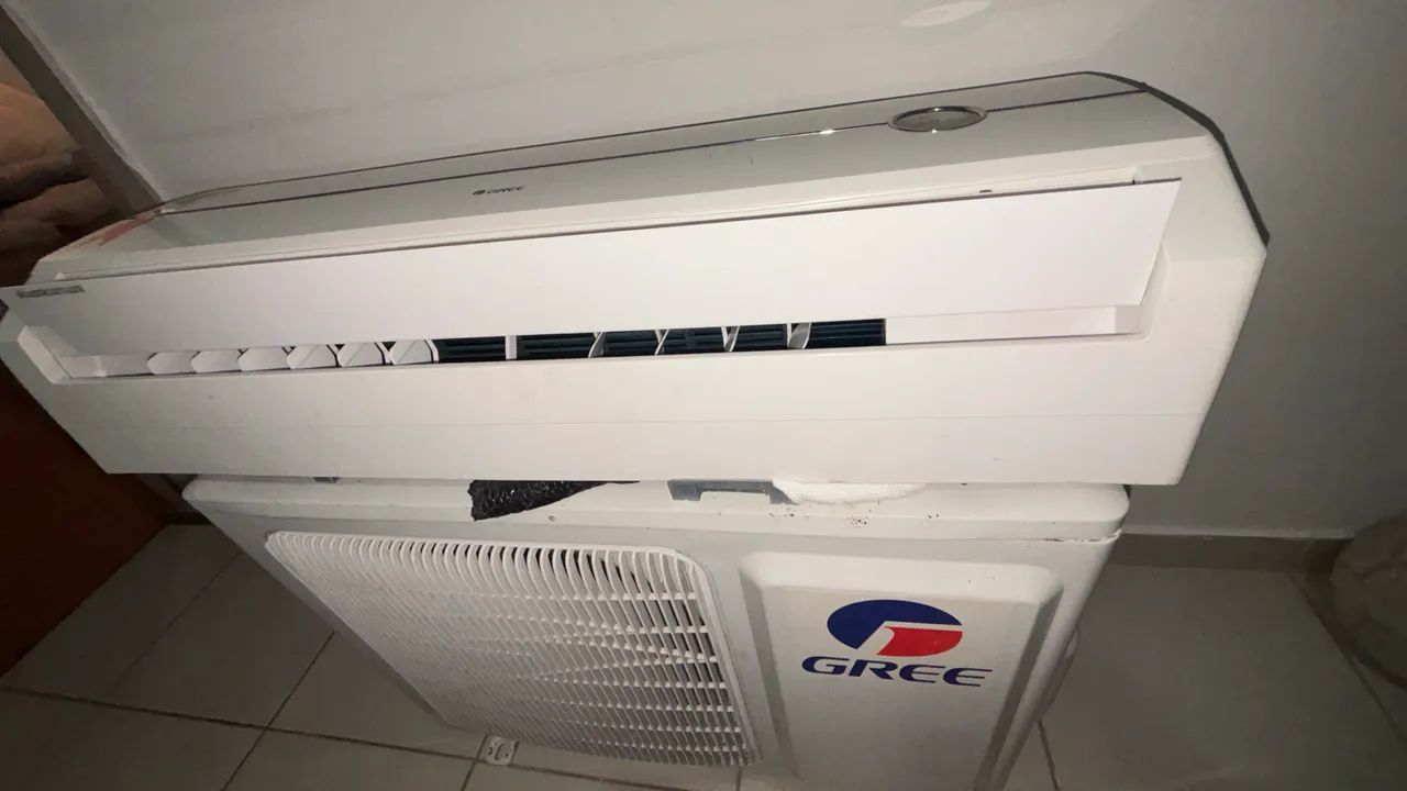Ar-condicionado Gree Split 12.000 BTUs - 220V - Foto 4