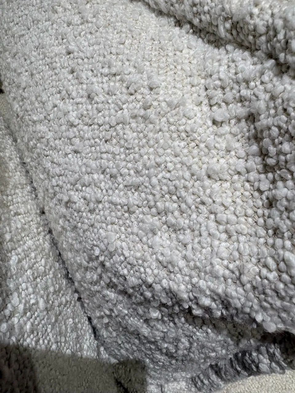 Poltrona Off-White com Almofadas - Linda e Muito Conservada - Foto 5