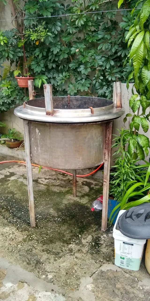 Churrasqueira grande de inox 