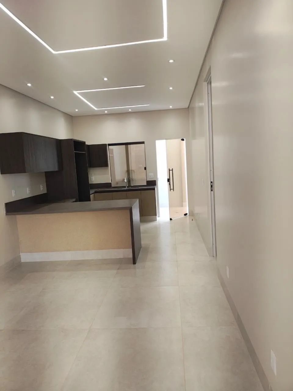 Casa nova, moderna e pronta para morar, com 3 quartos, sendo 1 suíte com closet