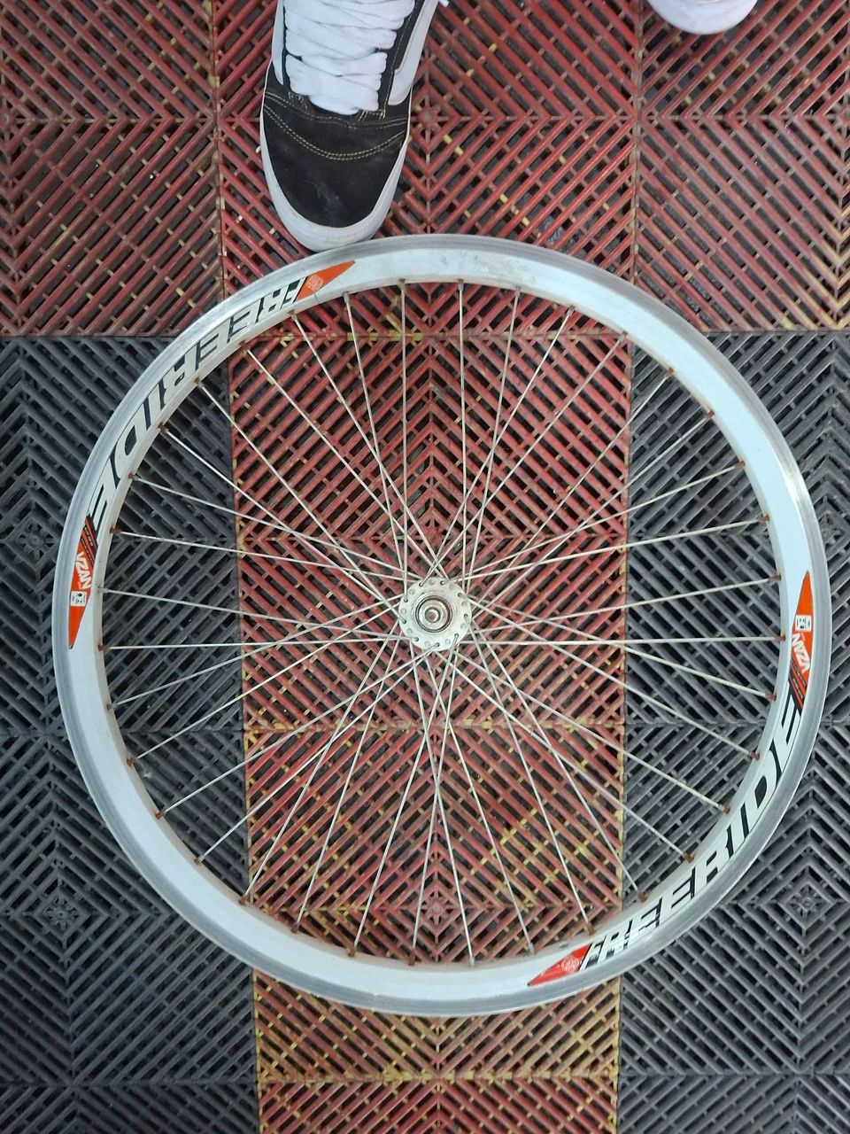 Roda aro 26 Vzan branco - Dianteiro e Traseiro - Foto 3