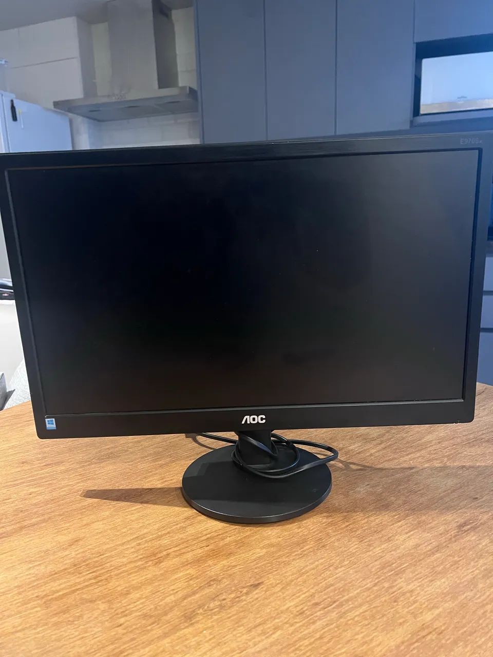 Monitor  AOC 18,5, HD, 60 Hz, entrada VGA