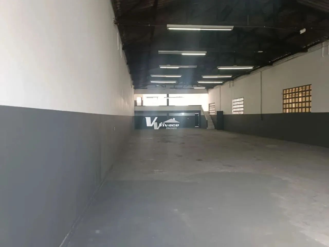 GALPÃO DISPONÍVEL PARA LOCAÇÃO NA VILA GUILHERME COM 480M² DE ÁREA CONSTRUÍDA E 4,10M² DE 