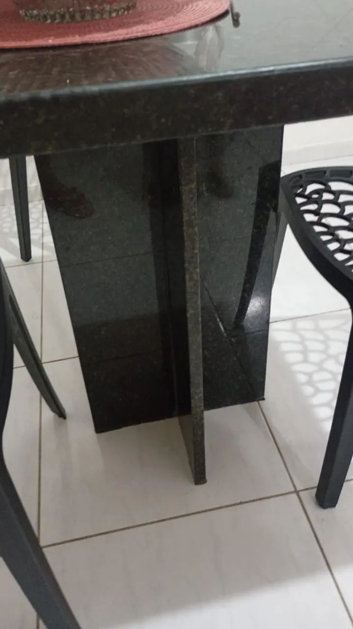 Mesa mármore 80x80 c 4 cadeiras  - Foto 2