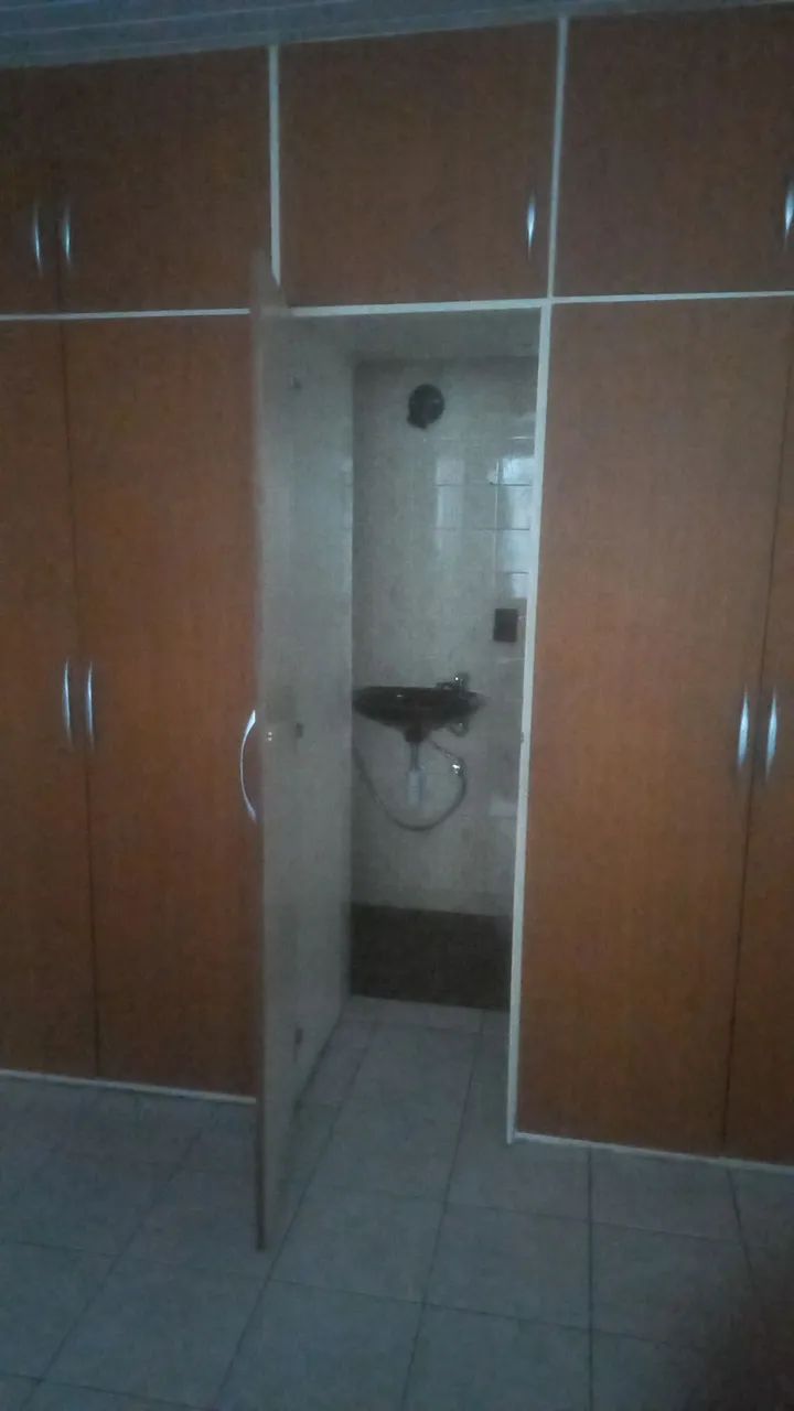 Alugo casa de fundos - Foto 4