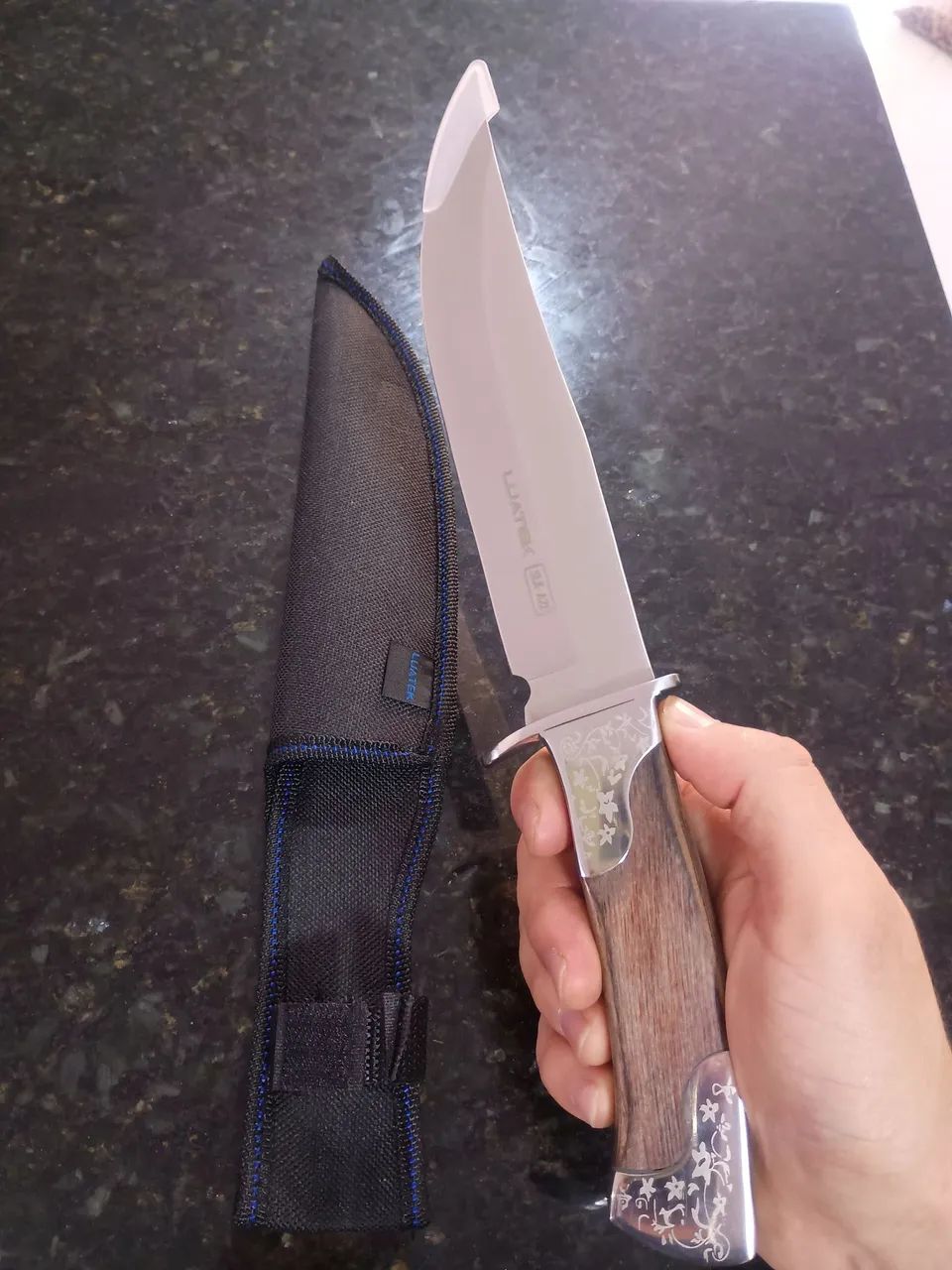Faca esportiva em aço inox