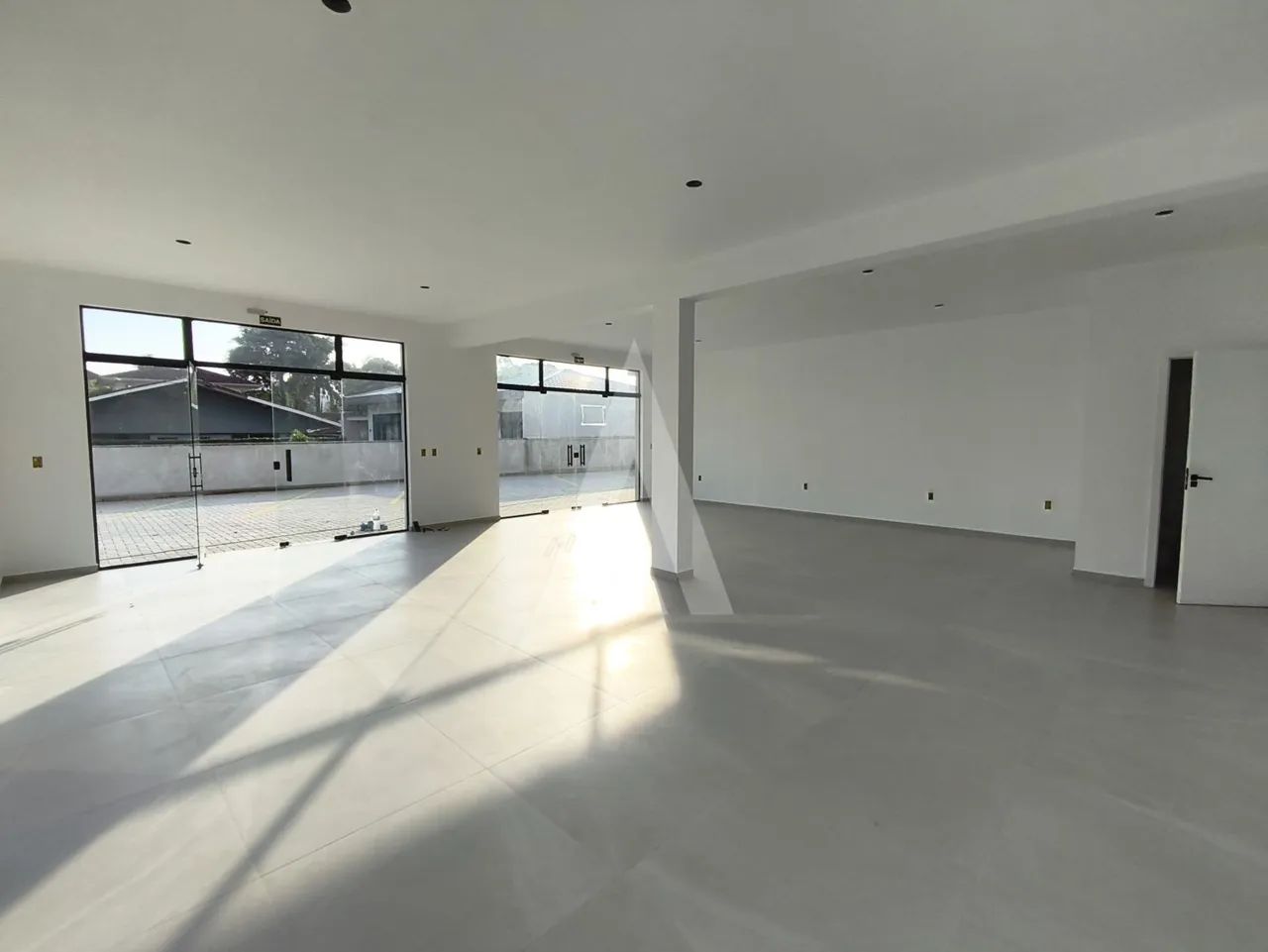 LOJA 91,60M², ANITA GARIBALDI - Foto 2