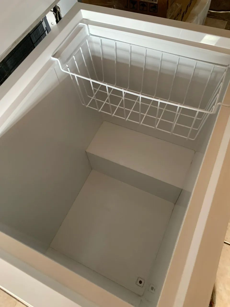 Vendo esse frezer Electrolux 222 litros todo original  - Foto 3