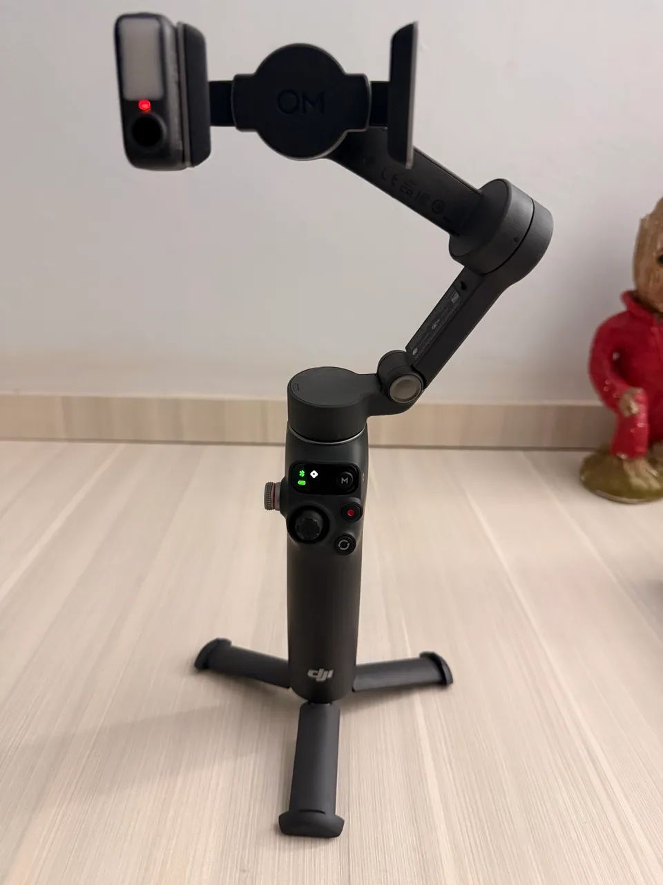 Suporte Celular Estabilizador Gimbal DJI Osmo Mobile 7  - Foto 3