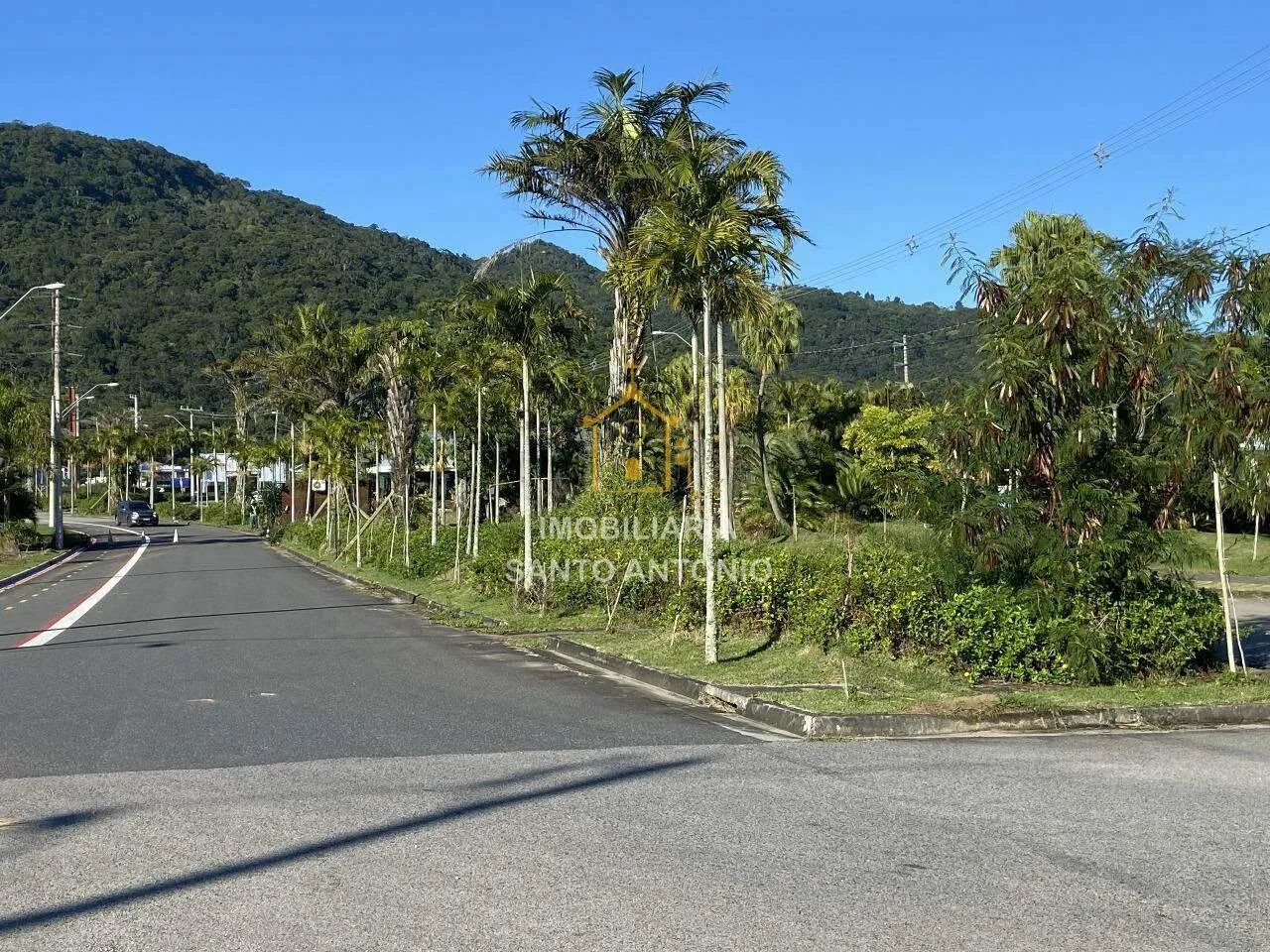 Terreno de esquina em Loteamento devidamente documentado.