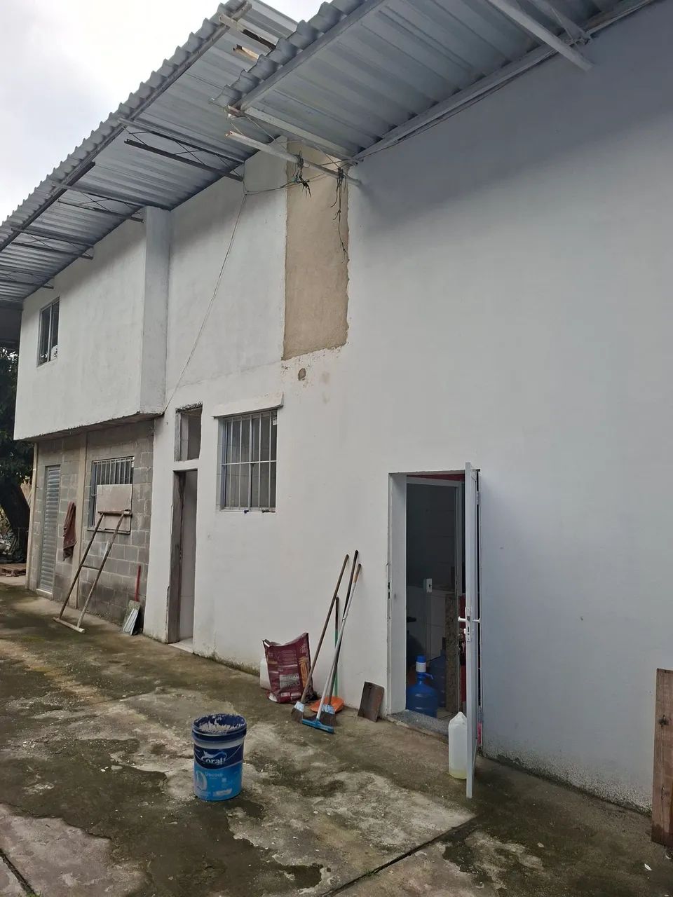 Loja com terreno residencial ou comercial. 