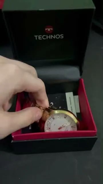 Vendo Relogio Technos dourado Na Caixa: obs esta na caixa, esta sem bateria - Foto 2