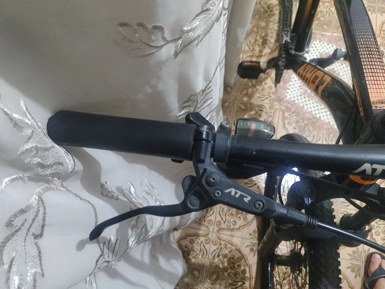 Bicicleta MTB Athor Rider 24 marchas - Foto 4