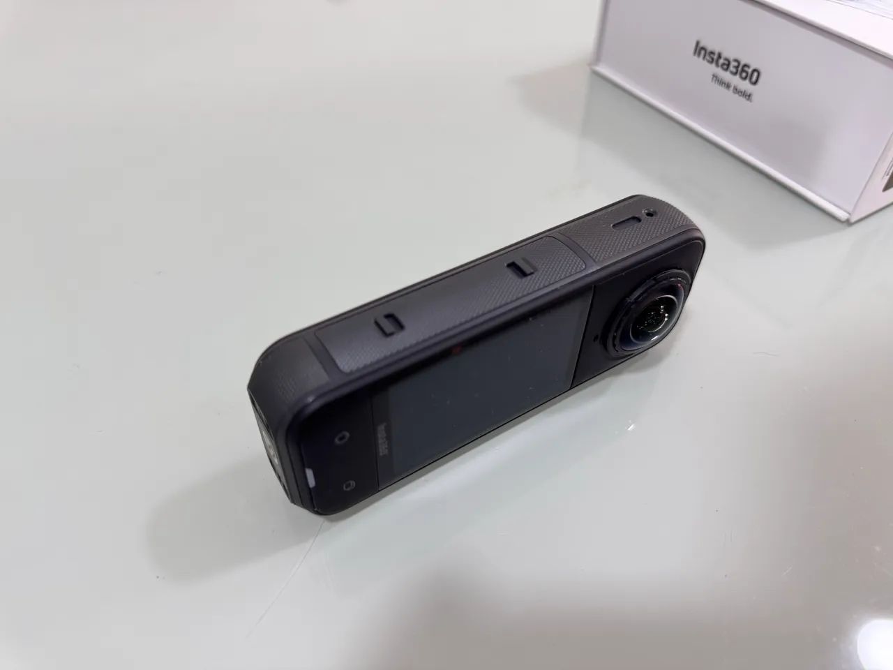 Câmera Insta360 X5 - Foto 3