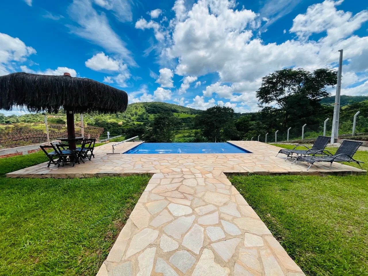 ? CASA DE CAMPO EM PIRENÓPOLIS - R$ 850 MIL