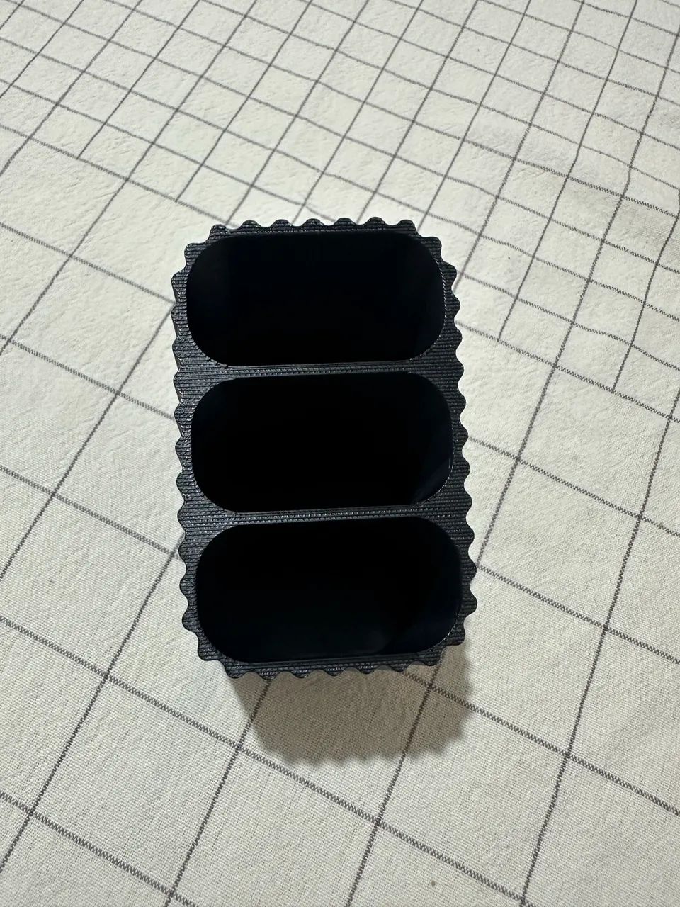 Suporte para controle de mesa com 3 compartimentos 