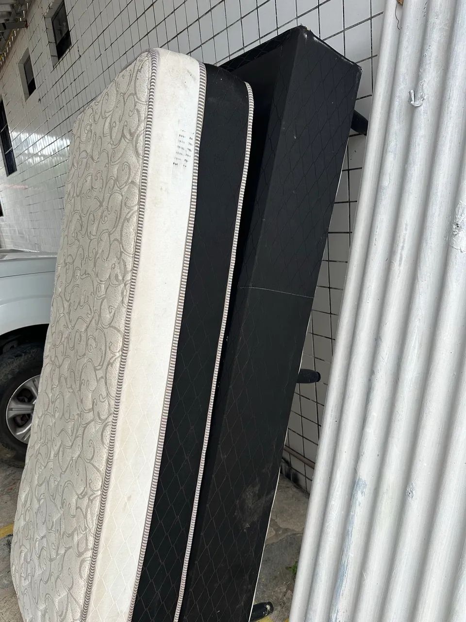 Vende-se cama box - Solteiro.