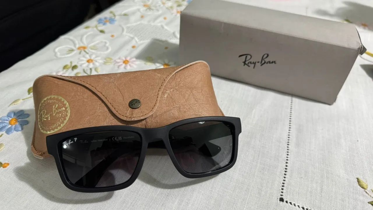 Óculos Ray Ban esporte 