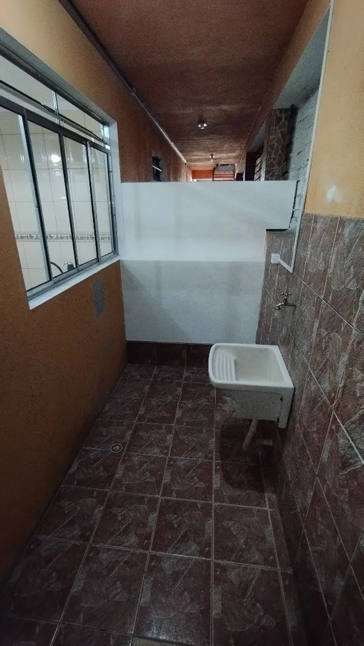 Alugo casa compacta com ótimo acabamento a 3km do Metrô Capão Redondo - Foto 2