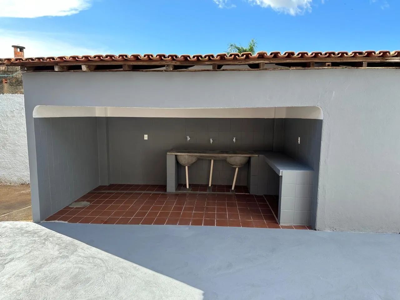 Aluga-se casa no Bairro Cambará com 02 quartos e banheiro social - Foto 3
