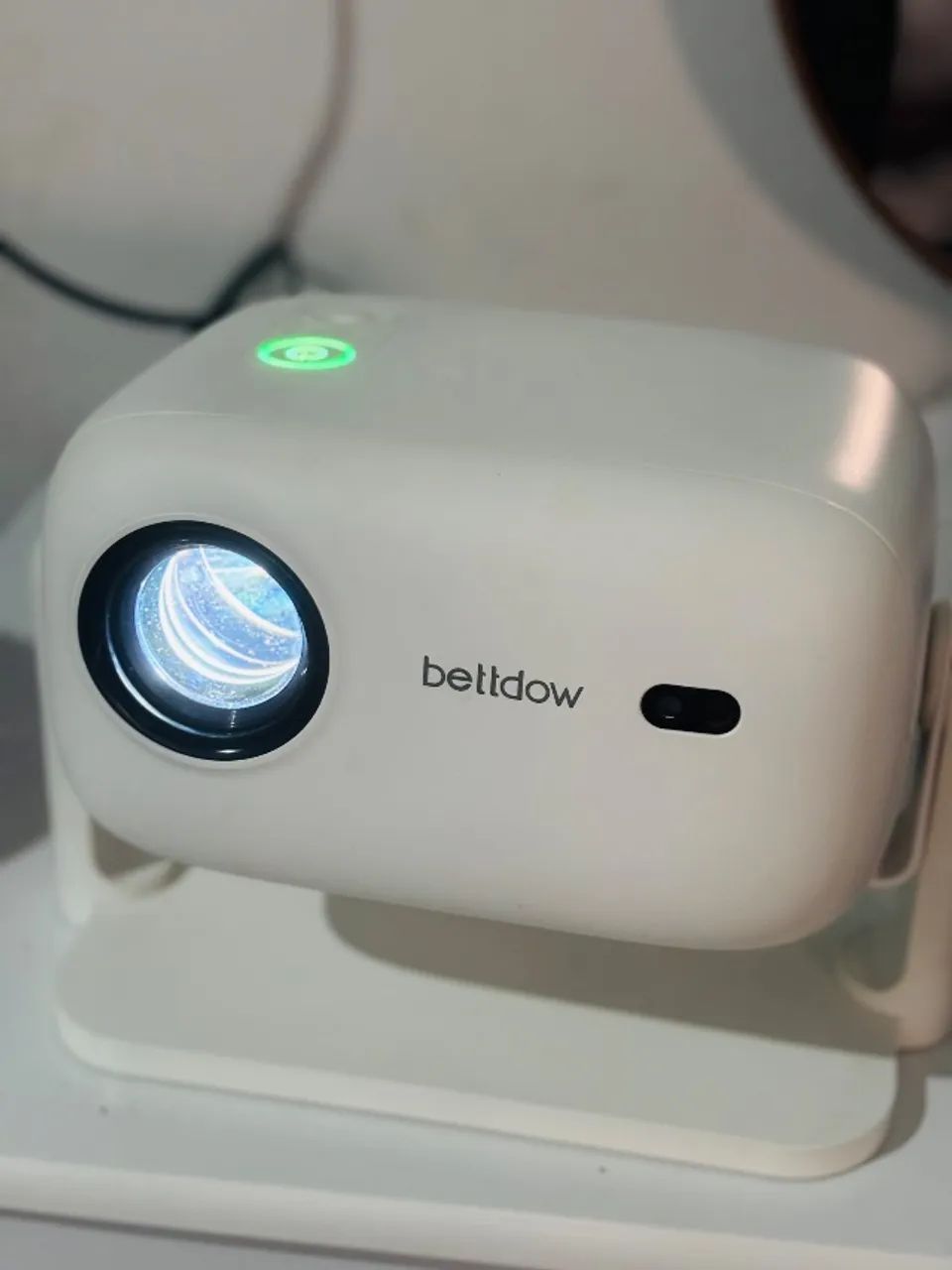 Projetor Bettdow Ac 1060 branco