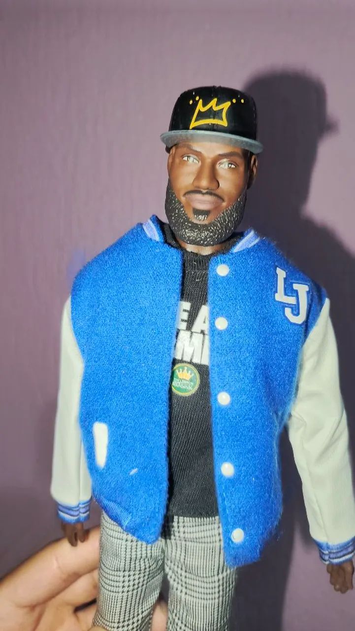 Boneco Ken LeBron James  - Foto 4