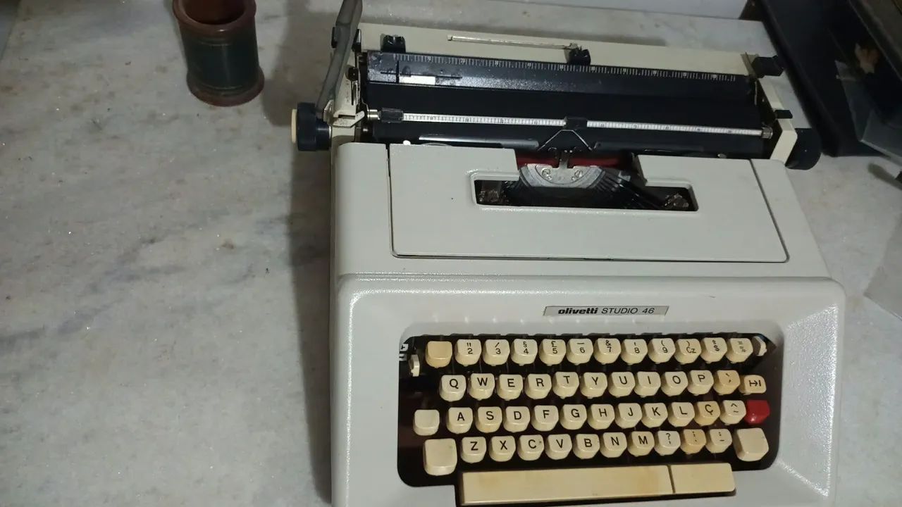 Máquina de Datilografia Olivetti Studio 46 - Foto 2