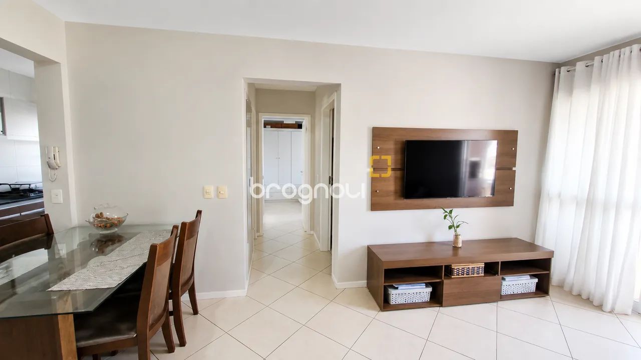 Apartamento de 2 quartos, sendo 1 suíte, com garagem no Carianos. - Foto 2