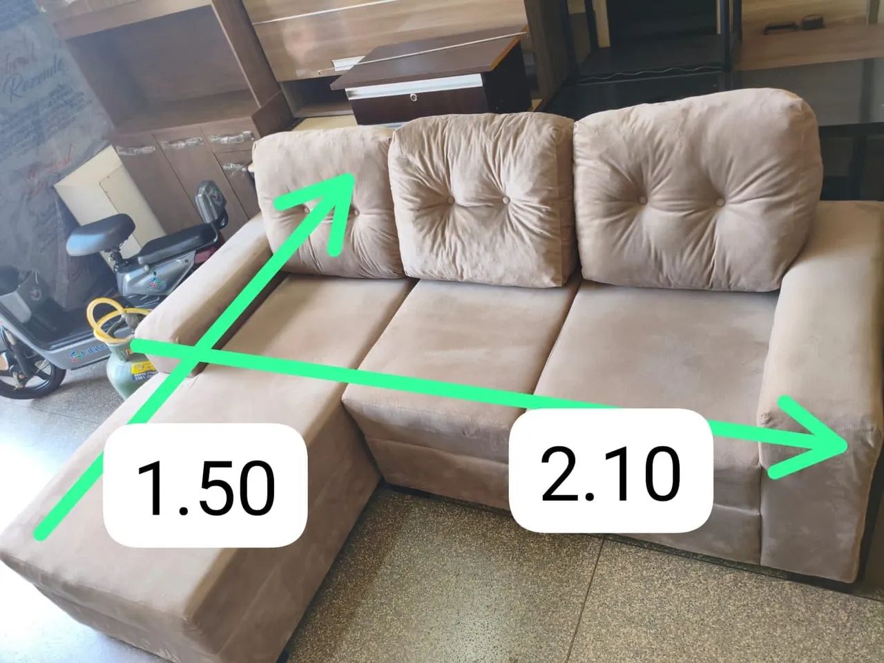 Sofá com chaise bem novinho e bem conservado ((ENTREGO GRATIS))