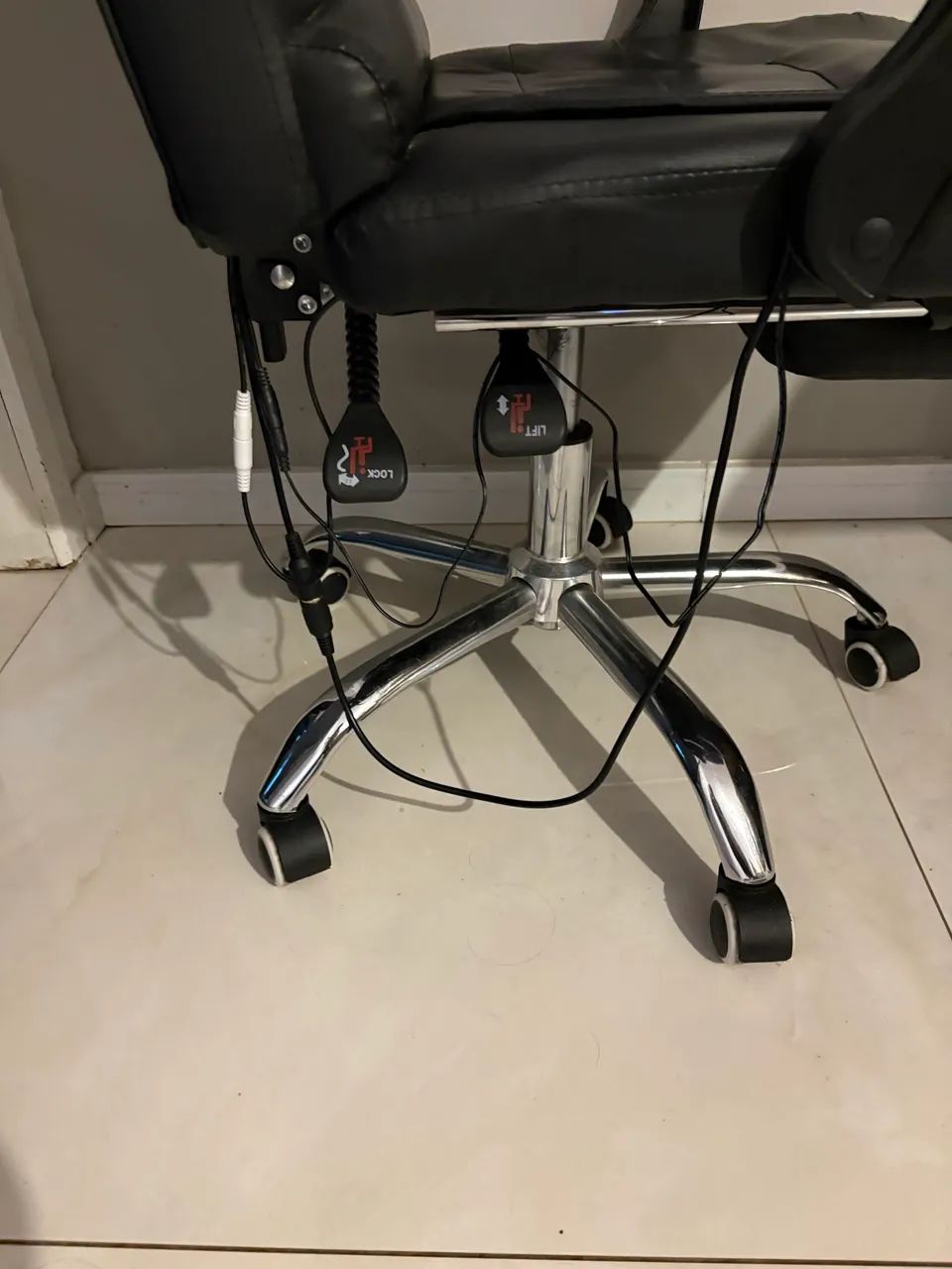Cadeira de escritório com massagem  - Foto 5