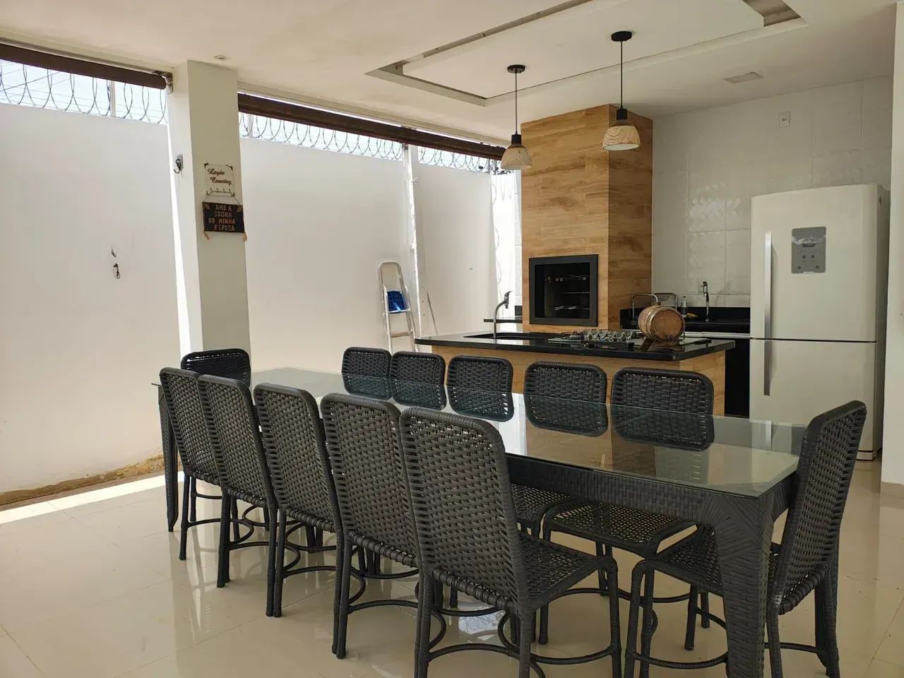 VENDE-SE CASA AMPLA NO BAIRRO PARAVIANA - Foto 2