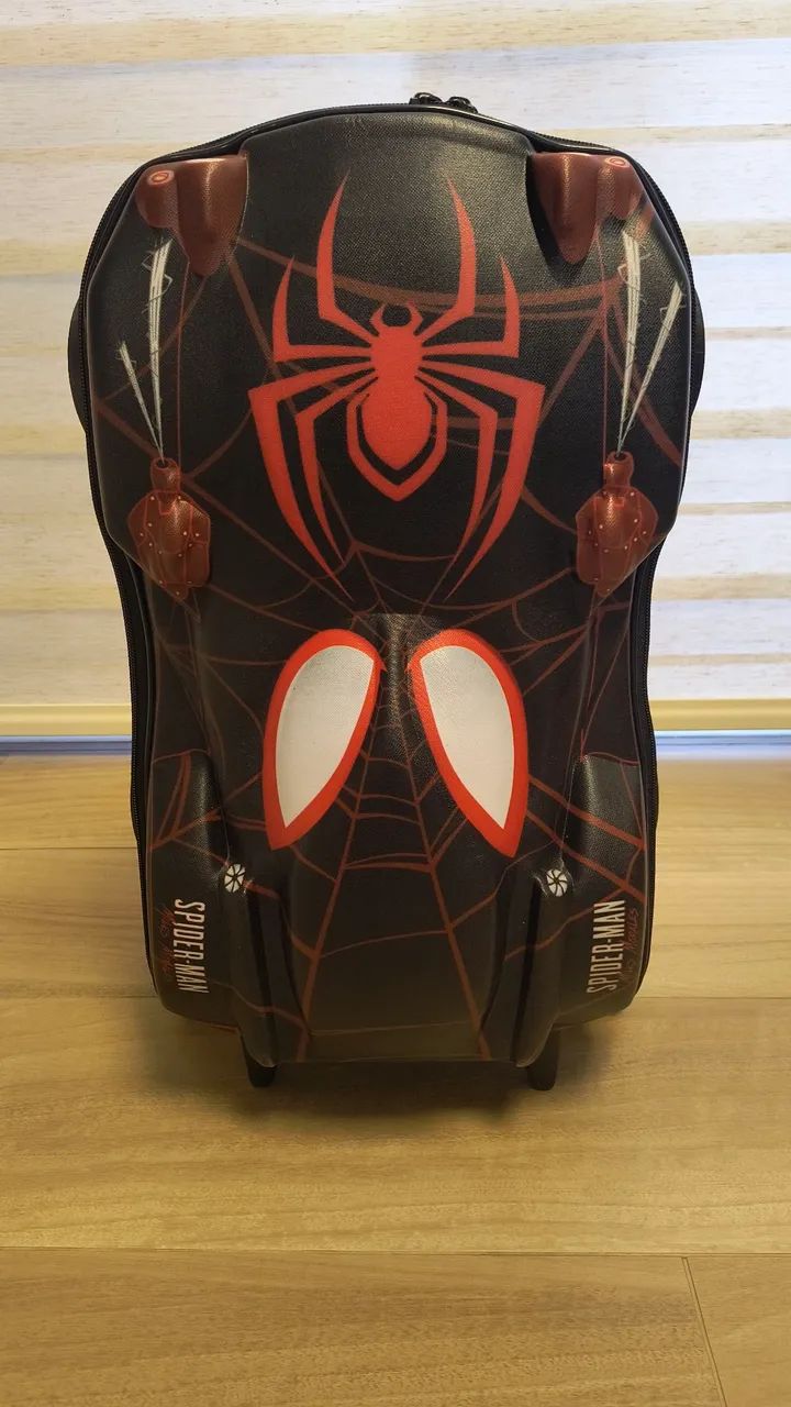 Mochila Homem Aranha Miles Morales com rodinhas 