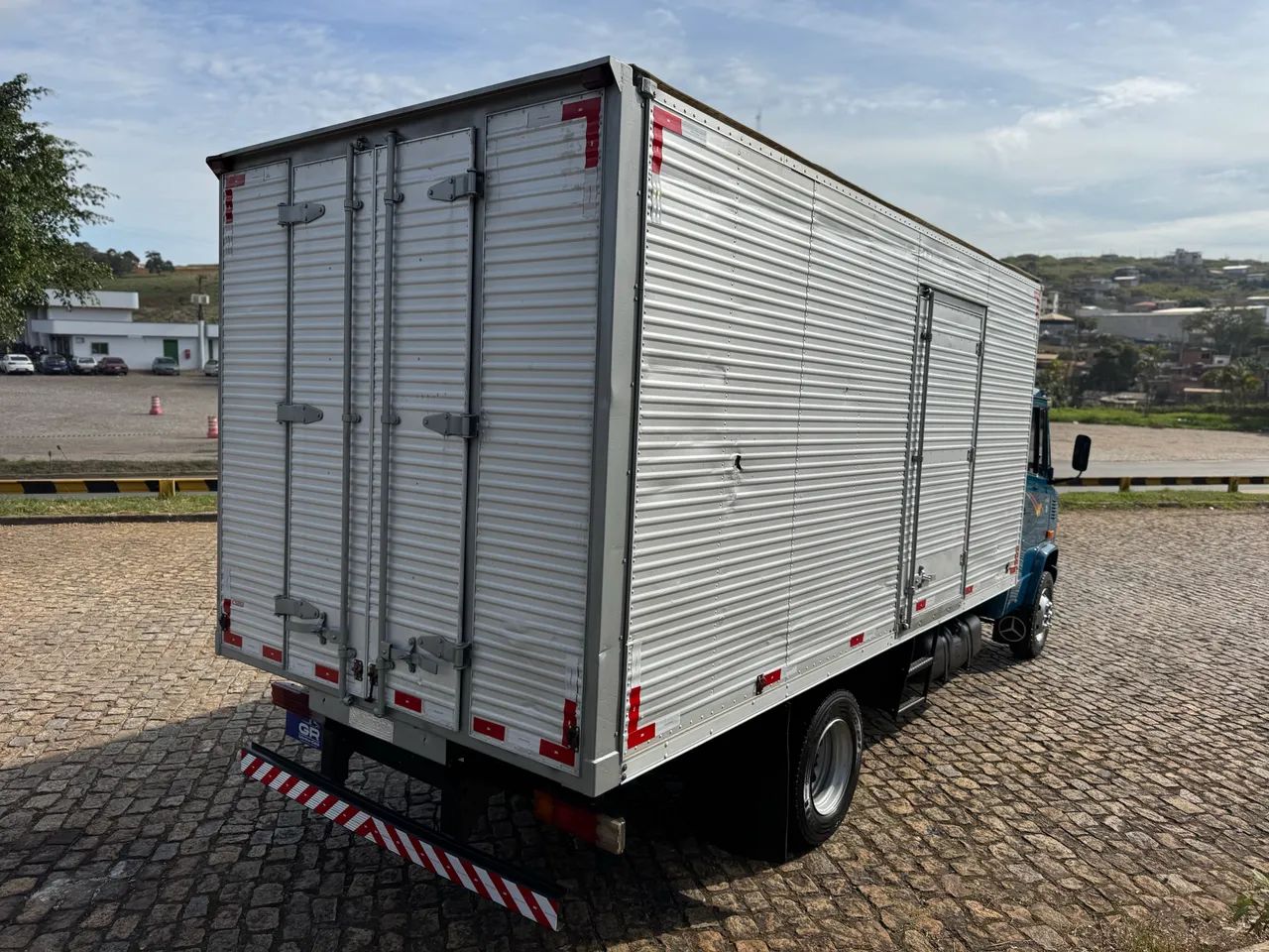 CAMINHÃO MB 710 PLUS 3/4 NO BAÚ EXTRA!!! - Foto 4