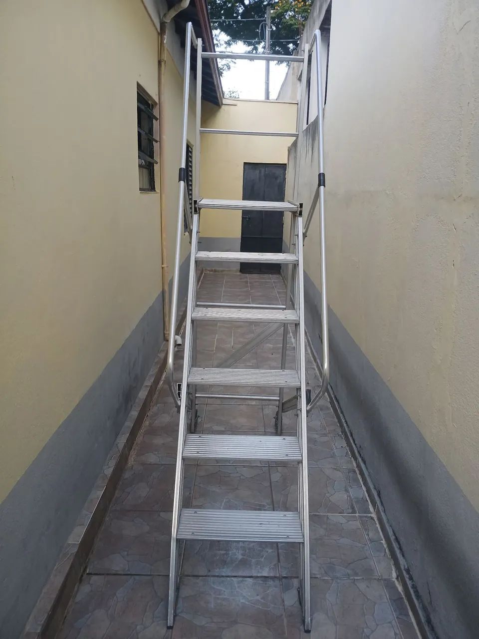 Escada alumínio com plataforma Industrial 