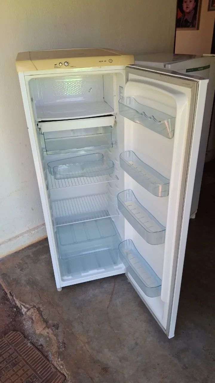 Geladeira Electrolux 262 litros  - Foto 2