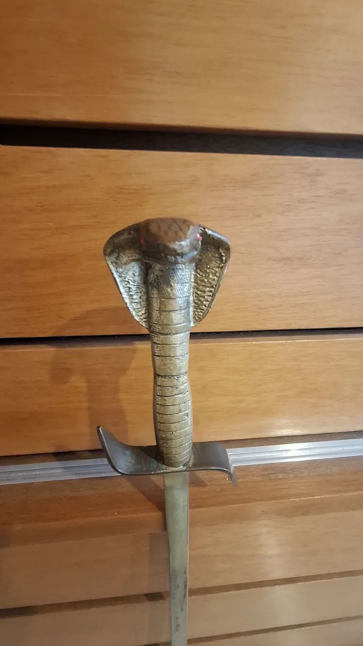 Espada decorativa cobra