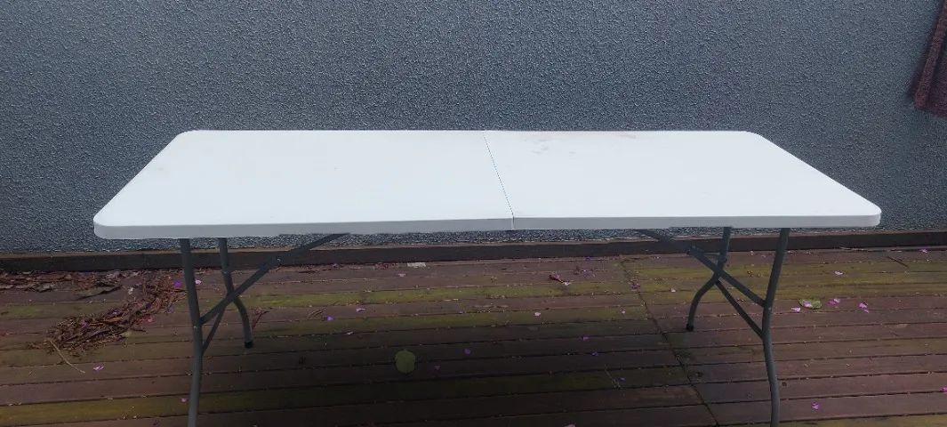 Mesa Dobrável Portável Tipo Maleta em Plástico e Aço - Foto 4