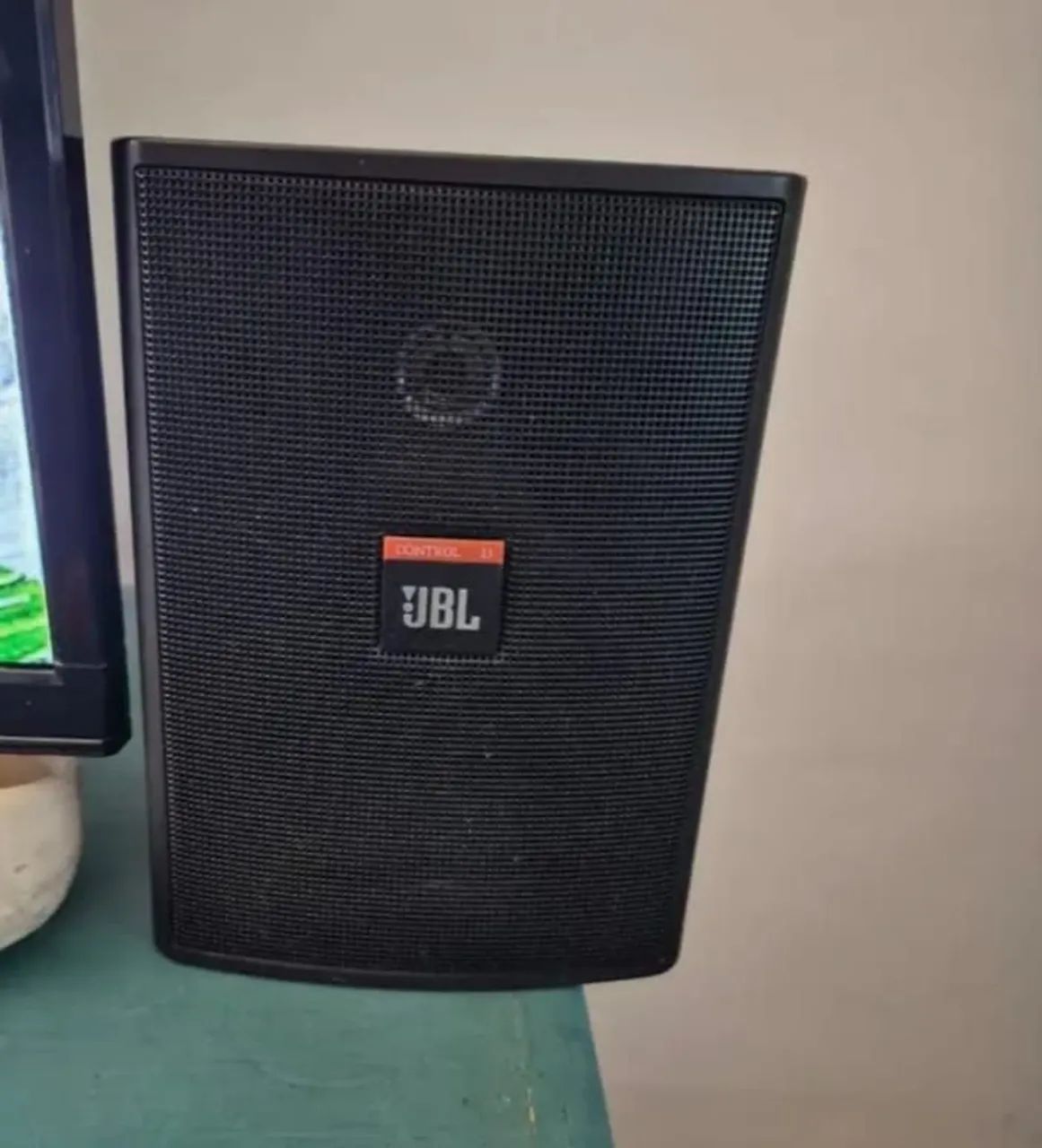 Caixas de som JBL Control 23