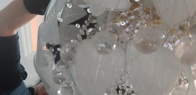 Lustre Redondo de Pequenas folhas de Vidros - Foto 2